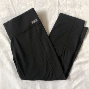 VS PINK Ultimate Yoga Capri - Small